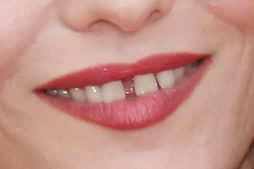 Perfect Imperfections between the two front teeth-vanessa-paradis